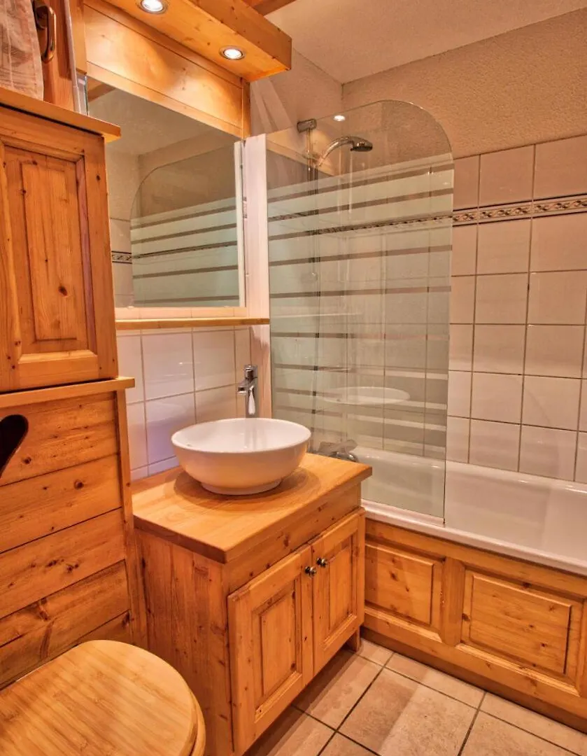 Chalet De Cassiopee - Demi Chalet Dans Un Cadre Exceptionnel A Cote Des Pistes Mae-2944 Notre-Dame-de-Bellecombe